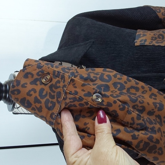 Boutique- Black Corduroy Top W/ Animal Print Leopard  Button Down edgy mod Sz.XL - Picture 3 of 8